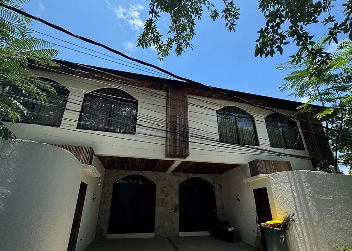 Villa Tuluscoliving 1, 4 Bedroom & 5 Bathroom