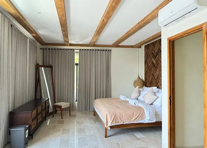 Tuluscoliving 1, 4 Bedroom & 5 Bathroom * Kuta (Bali)