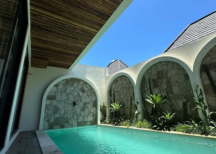 Tuluscoliving 1, 4 Bedroom & 5 Bathroom Villa *