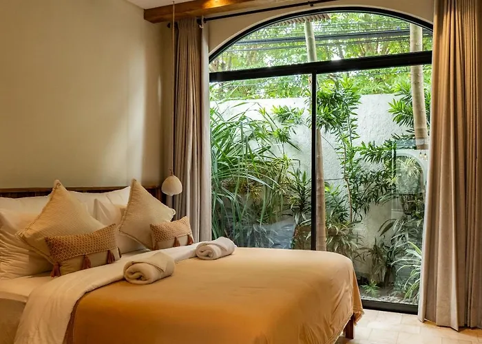 Villa Tuluscoliving 1, 4 Bedroom & 5 Bathroom Kuta (Bali)